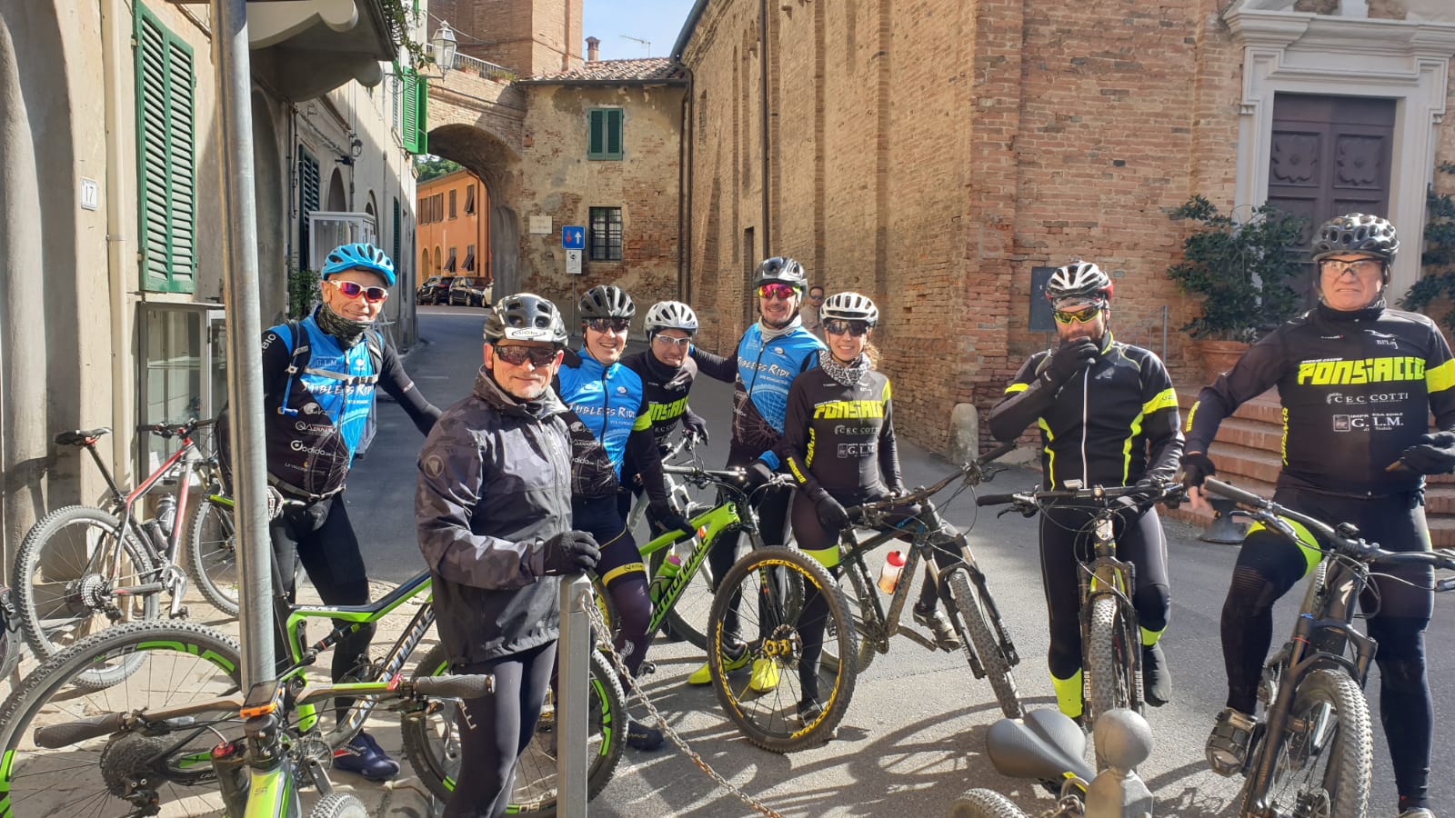 Panico devastazione tra pruni e strade sconosciute
